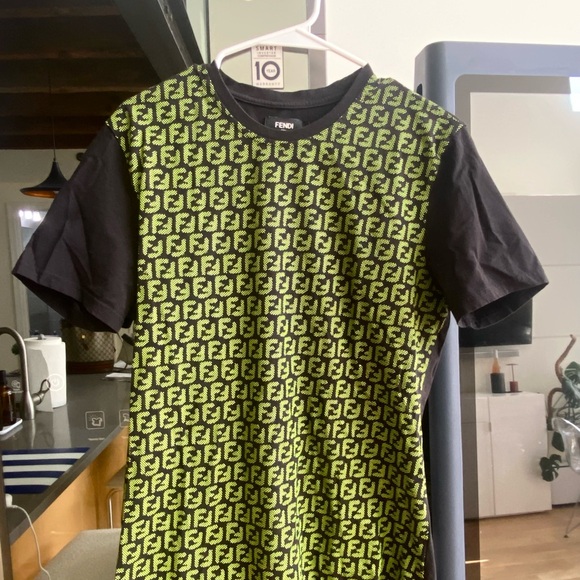 Fendi Men’s Logo T-Shirt EUC